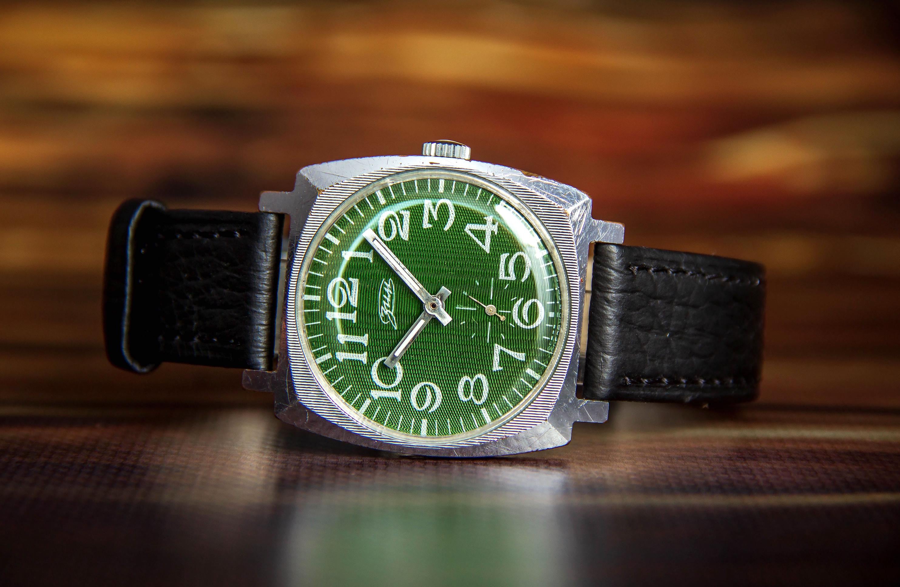 Victory Watch Vintage Mechanical Rare 1970s Retro Mens Watch