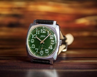 Victory Watch Vintage Mechanical Rare 1970s Retro Mens Watch