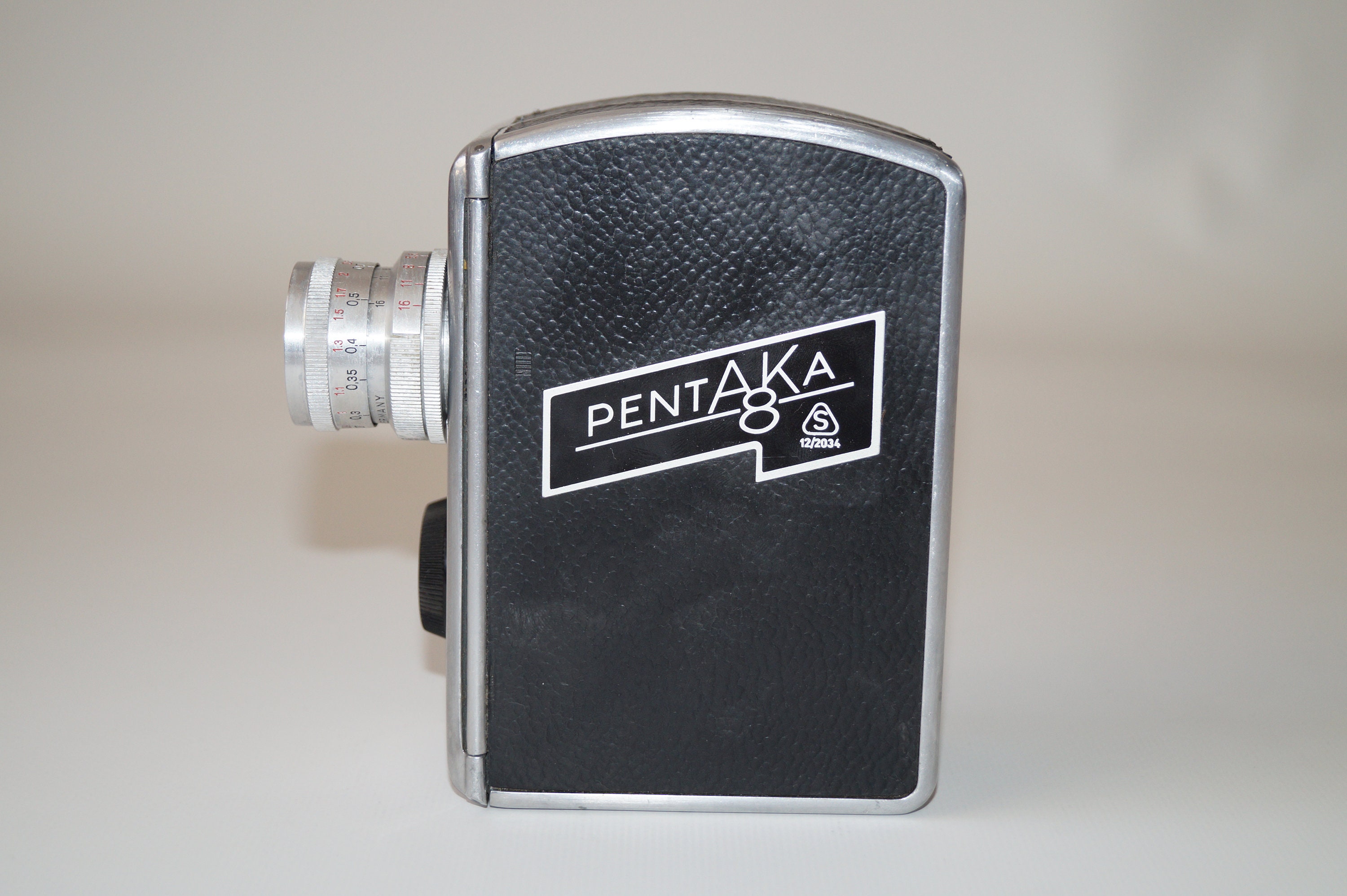 German Movie Camera Pentaka - 8 Collectible Camera Pentaka 8