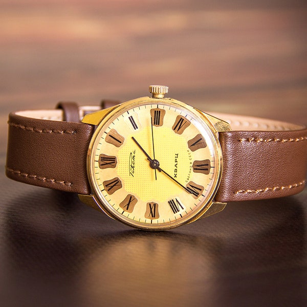 Relógio Rocket Vintage Quartz Raro Anos 80, Relógio de Pulso Masculino Retrô, Colecionável, Original, Funcionando, Motor de Quartzo, Números Romanos, Presente para ele