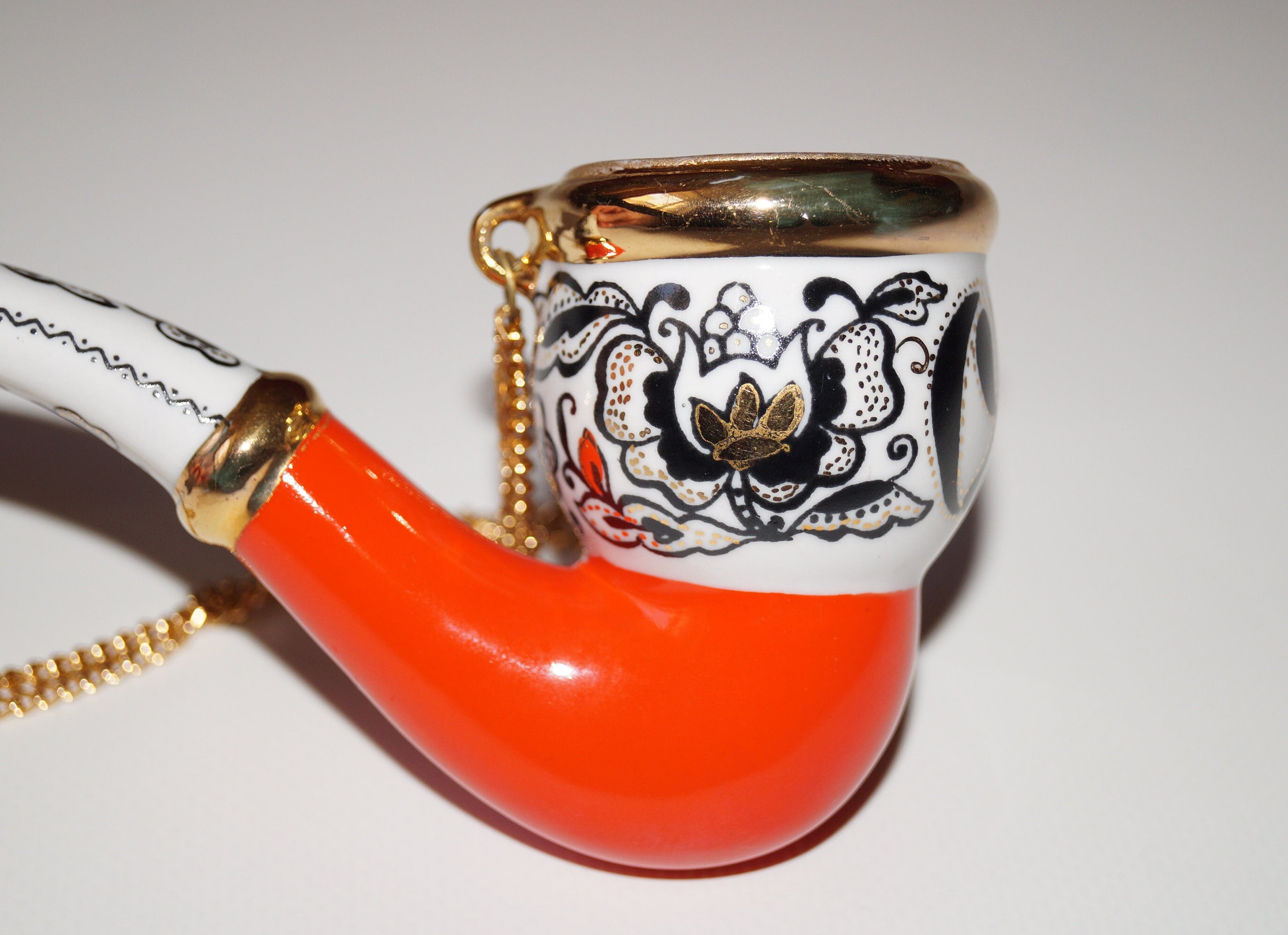 Red Gold Porcelain Smoking Pipe Kyiv Decorative Pipe Ceramic Pipe