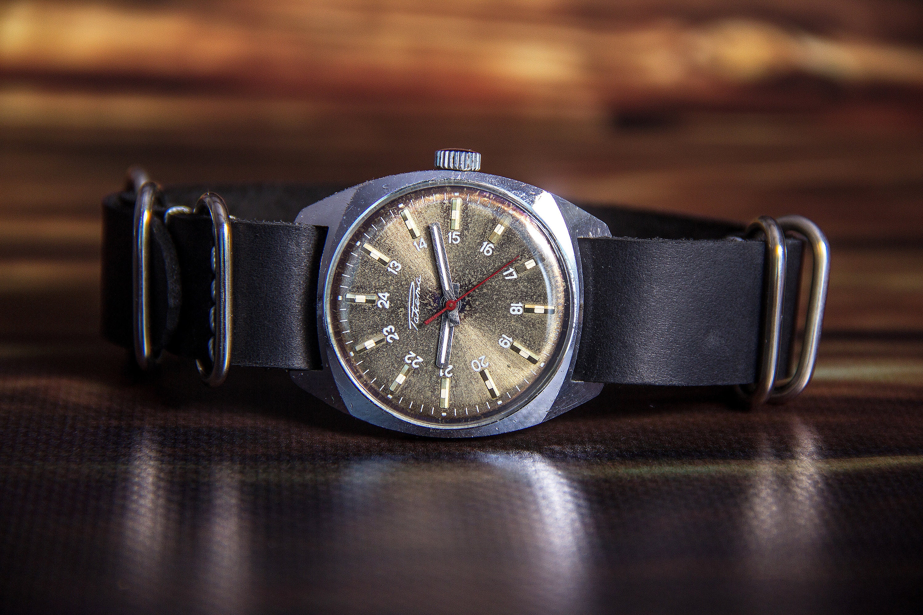 RAKETA 手巻き シルバー文字盤 機械式腕時計 ビンテージ メッシュ 