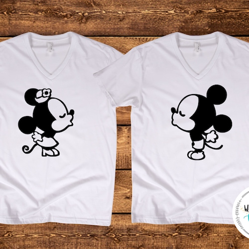 Minnie Mouse Kissing // Couple Shirts 