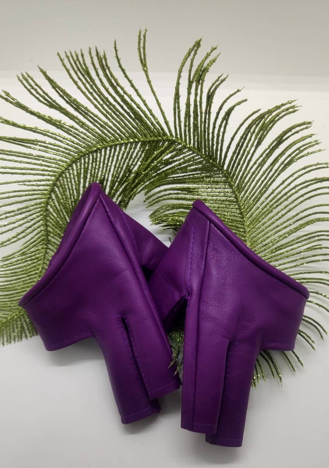 Louis Vuitton Gloves Purple Leather ref.174819 - Joli Closet