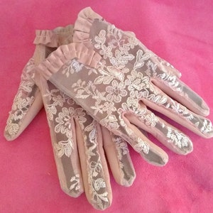 Women's Driving leather gloves with pink guipure. Handmade Summer gloves. Pink leather and pink guipure gloves.