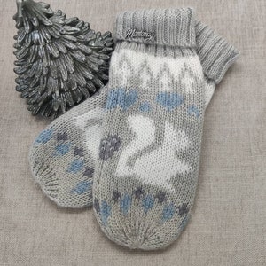 Women&#39;s winter Grey acrilic gloves