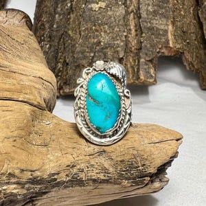 Sale!!!  Vintage Navajo Southwest Turquoise and Sterling Silver Ring - Size 9