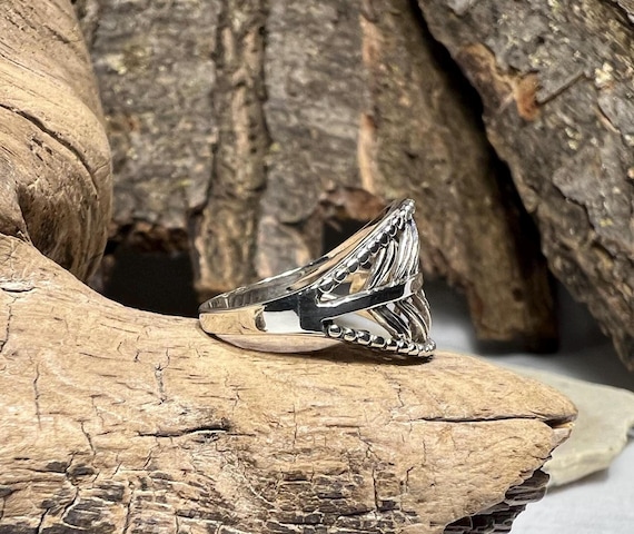 Leaf Openwork Design Sterling Silver Ring - Size 8 - image 4