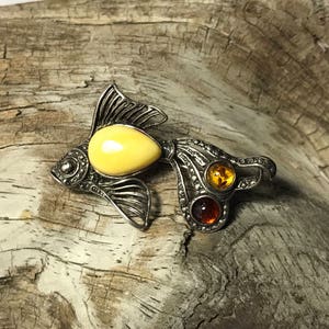Vintage Baltic Butterscotch, Honey & Cognac Amber Sterling Silver Fish Brooch