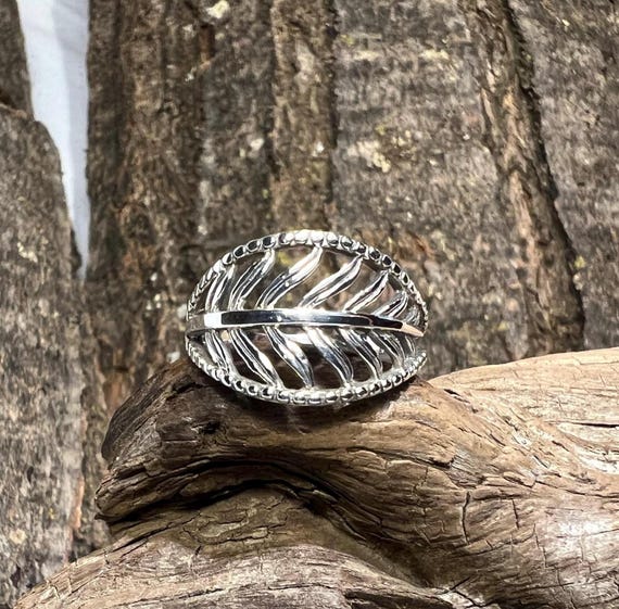 Leaf Openwork Design Sterling Silver Ring - Size 8 - image 12