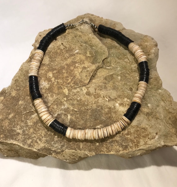 Vintage Southwest Native American Beaded Shell and Black Jet  display picture 1