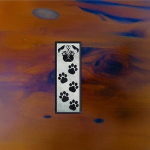 Marcador de página com cachorro Pug - Ideal para presentear no Natal - Desenho para bastidor de bordado à máquina - Download digital ITH.