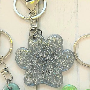 Paw Print Glitter Keychains Purse Backpack Charm Clip-On Resin Keychain
