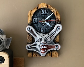 Horloge murale vampire.