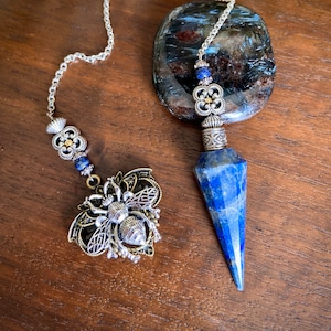 Queen Bee Lapis Lazuli Pendulum - Free US Shipping!