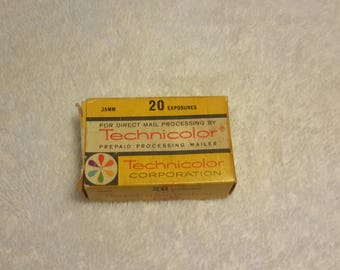 Rare Vintage Antique 1960's to 1970's Technicolor New York Prepaid Processing Mailer ( Box And Recipt Only ) For 20 Exposure 35mm Color Film