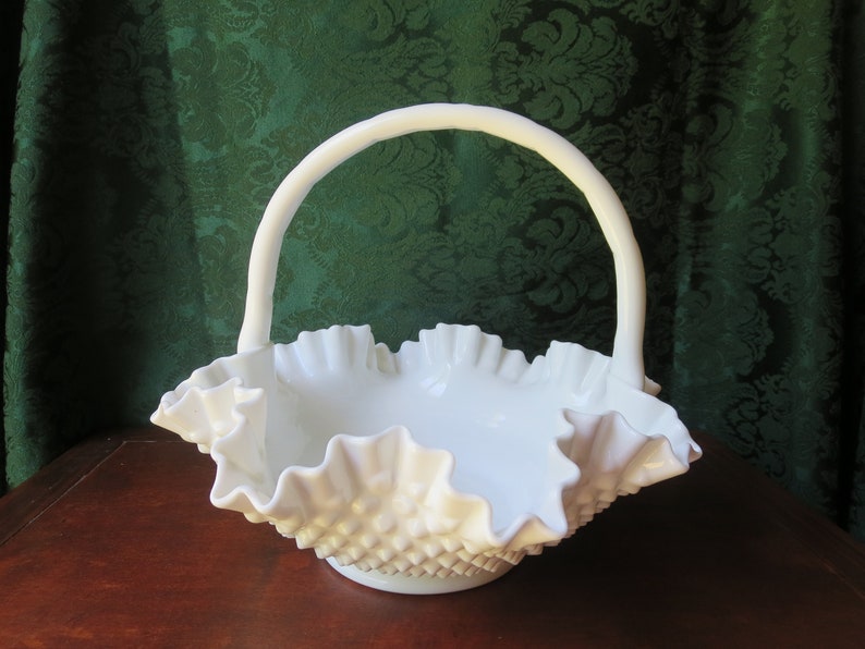 Bride/'s Basket Fenton Milk Glass Hobnail Large Basket Vase 11 12 Inches Wide