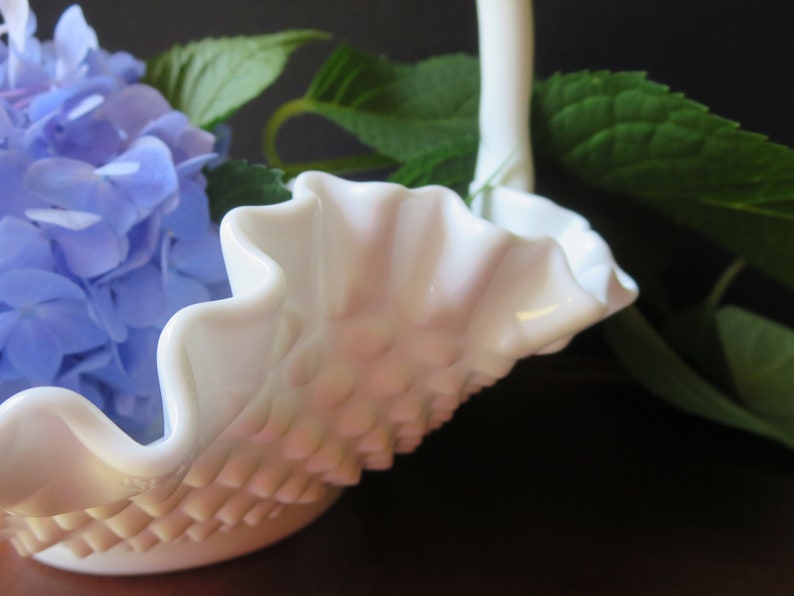 Bride/'s Basket Fenton Milk Glass Hobnail Large Basket Vase 11 12 Inches Wide