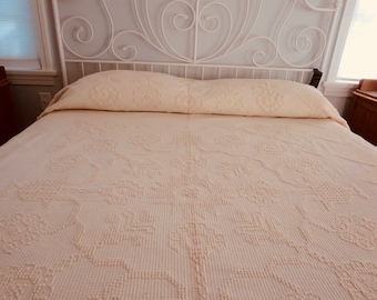 Bates  George Washington's Choice Bedspread Coverlet, Made in USA, Large, 89" x 113", Loomed to be Heirloomed