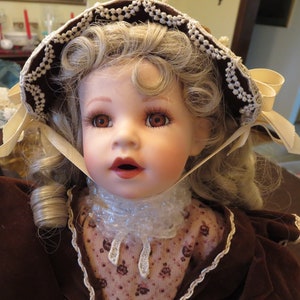 Vintage Collectible Franklin Heirloom 18&quot; Doll, Sarah Doll with Stand, 1995