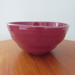 Vintage Early Pfaltzgraff Burgundy Ribbed Mixing Bowl, Cranberry Color Large 10&quot; Mixing Bowl