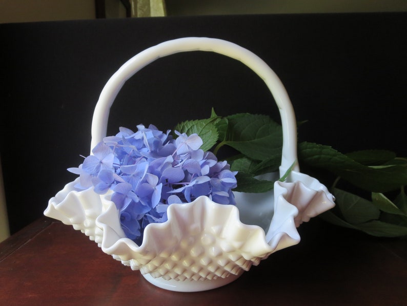 Bride/'s Basket Fenton Milk Glass Hobnail Large Basket Vase 11 12 Inches Wide