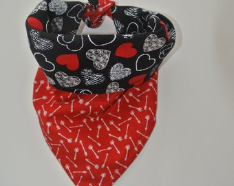 reversible tie on Valentine's Day bandana for dog // cat // puppy // handmade gift // pet lover // hearts // arrows // love // animal print