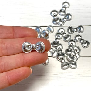 Mini Silver Padded Bow Embellishments, Small Bow Appliques, Bows for Felties, Silver Padded Bow, Shiny Metallic bows Tiny Silver Bows Fabric