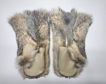 Badger Fur Mittens.  Size men's XL