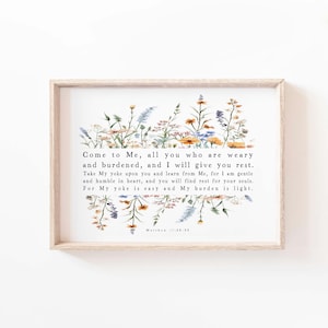 Vinde a mim, todos vós que estais cansados e sobrecarregados (Mateus 11:28). Versículo bíblico para impressão em parede. Descanse e confie no Senhor. Escritura para imprimir. Decoração cristã para quarto de bebê com estampa floral.