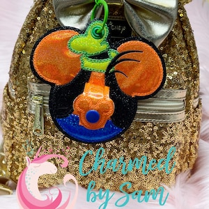 Custom glitter vinyl Goofy Disney Park Ears Holder Inspired Mouse Minnie Mickey Ears, sunglasses holder, hat holder, Goofy Ears