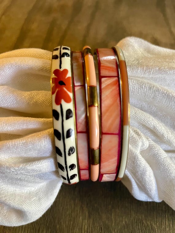 Vintage-Style Stackable Bangle Bracelets Pink Mot… - image 3