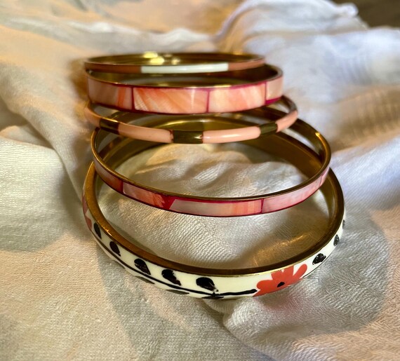 Vintage-Style Stackable Bangle Bracelets Pink Mot… - image 5