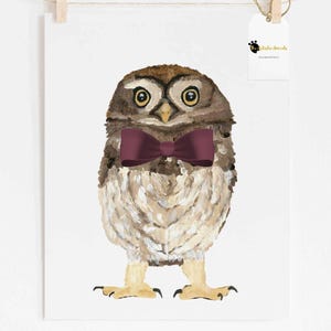 Stampa artistica di un gufo con papillon – Decorazione murale con animali del bosco per la cameretta dei bambini – Graziosa decorazione a forma di gufo per la cameretta dei bambini o per la cameretta del neonato – Stampata e spedita