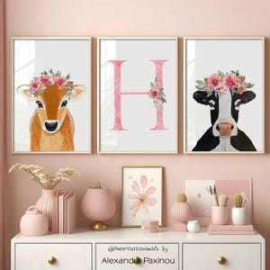 Conjunto de 3 estampas para berçário de vacas, Placa com nome de bebê com flores, Arte de parede de animais de fazenda, Decoração de quarto floral, Presente personalizado para meninas, Impresso