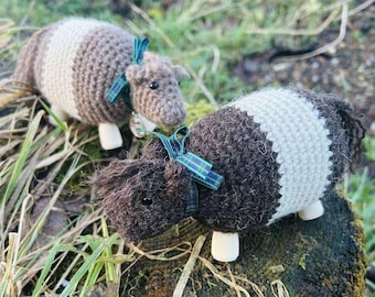 Bo' the Beltie Coo crochet Kit - Belted Galloway crochet cow - Aran 100% Wool - Crochet Kit - Scotland - Scottish cattle - Amigurumi