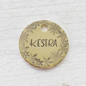 Se précipiter dans la neige - Médaille d'identification pour animal de compagnie - Médaille pour chien - Médaille nominative pour animal de compagnie - Estampée à la main - Personnalisé - Collier de chien - Personnalisé - Médaille pour chien -