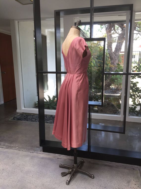 Dusty rose 1940s 1950s matte satin dress. XS or S… - image 2