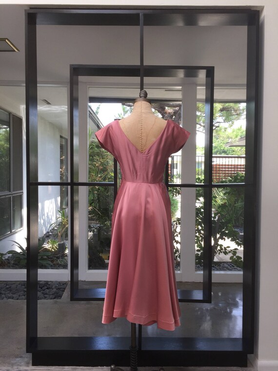 Dusty rose 1940s 1950s matte satin dress. XS or S… - image 3