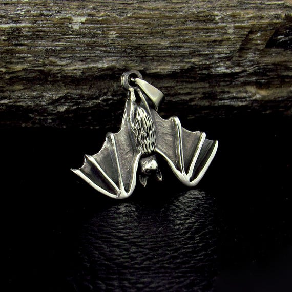 Collana Pipistrello Che Brilla Al Buio - Argento 925 Con Ciondolo Luminoso, Ricaricabile Con Luce Solare O UV, Idea Regalo Unica Per Lei