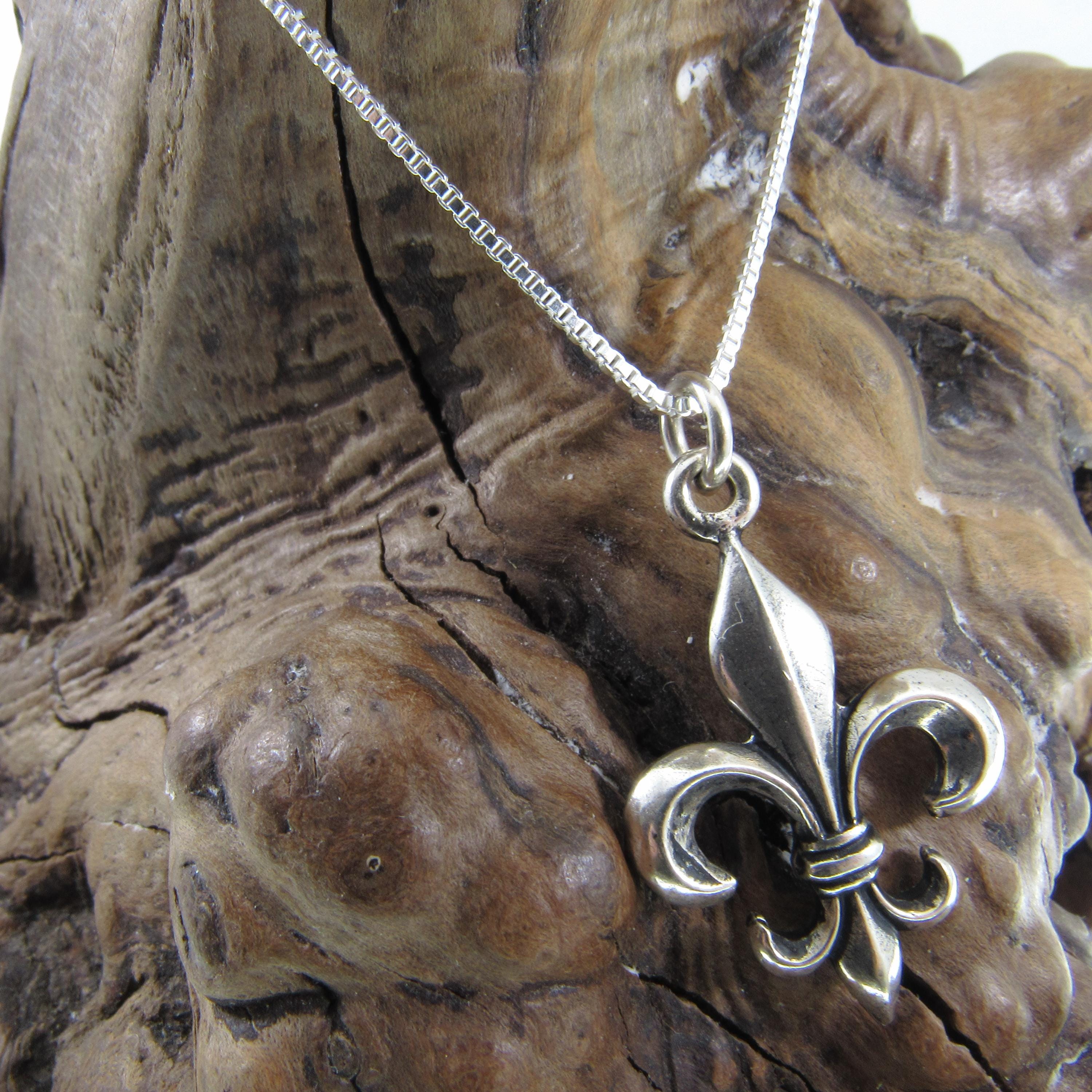 Sterling silver fleur de lis pendant hot sale