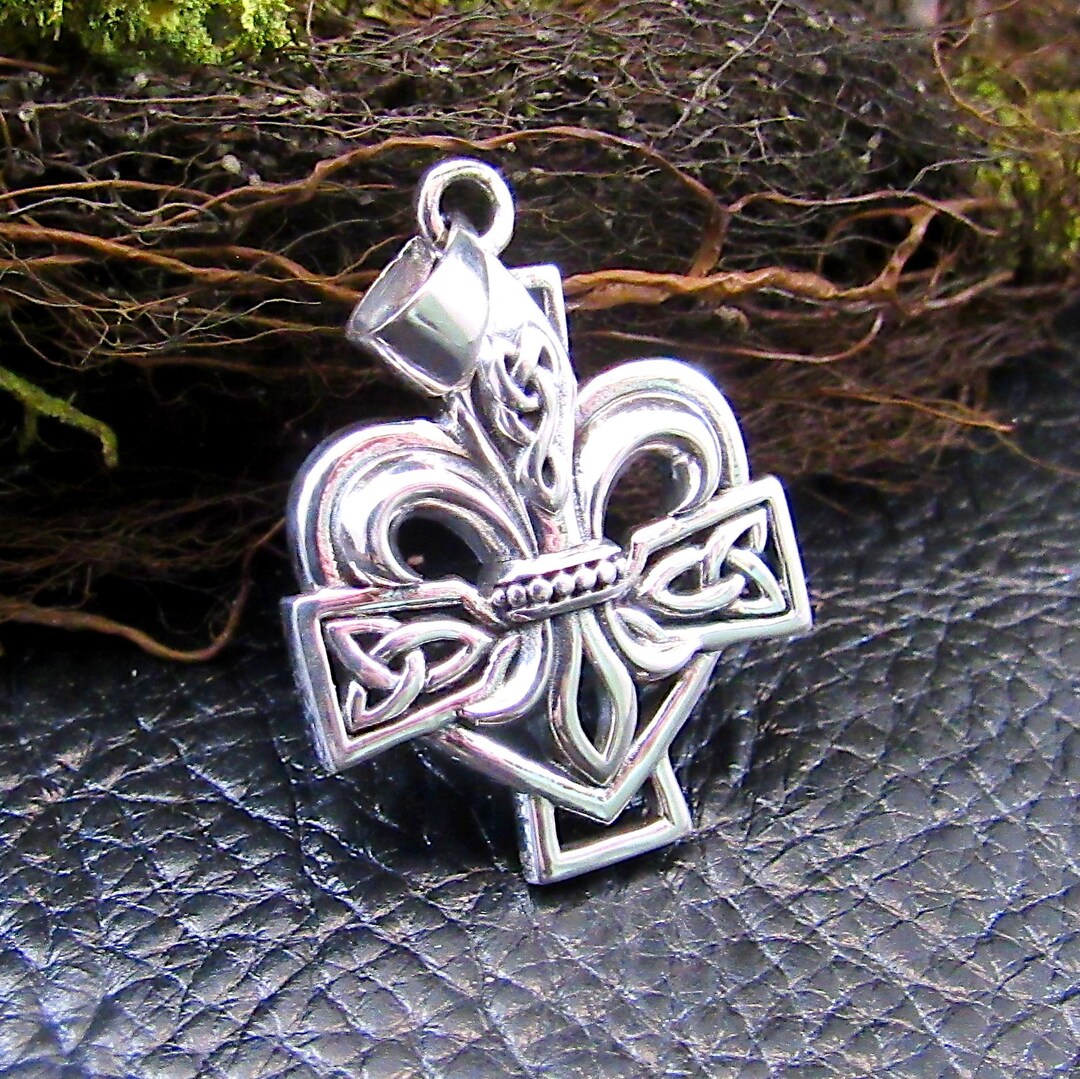 ニ*ト様 CELTIC ARTS ネックレス 925 1998 クロス Solid 925 Sterling Silver Celtic Cross Fleur De Lis Pendant