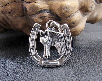 Ciondolo a forma di cavallo in argento sterling 925 massiccio - Collana con ciondolo a forma di ferro di cavallo, gioielli equestri, regalo da cowgirl western, portafortuna artigianale