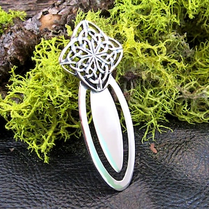 Solid 925 Sterling Silver Celtic Knot Bookmark – Handcrafted Pagan or Wiccan Gift – Book Lover’s Keepsake, Norse / Irish Reading Accessory