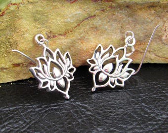 Orecchini pendenti a forma di fiore di loto in argento sterling 925 massiccio – Orecchini pendenti boho per donna, gioielli yoga, orecchini spirituali in argento, regalo per lei