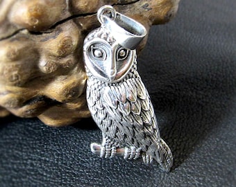 Solid 925 Sterling Silver Owl Pendant - Barn Owl Necklace Amulet - Nocturnal Bird Jewelry - Nature Charm for Her or Him - Symbol of Wisdom