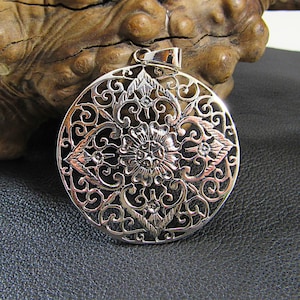Solid 925 Sterling Silver Filigree Mandala Pendant – Bohemian Statement Piece, Sacred Geometry Jewelry, Ornate Vintage Style Flower Amulet