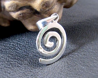 Ciondolo a spirale celtica in argento sterling 925 massiccio, ciondolo a spirale boho, gioiello elegante e minimalista per donna, regalo fatto a mano