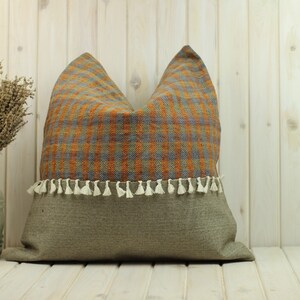 Vintage Turkish Kilim Pillow Cover: Boho Chic Wool Cushion (24in*24in)