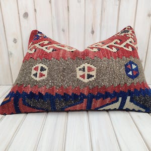 Funda de almohada lumbar Kilim (61 x 40 cm): Lana turca vintage, diseño de alfombra bohemia